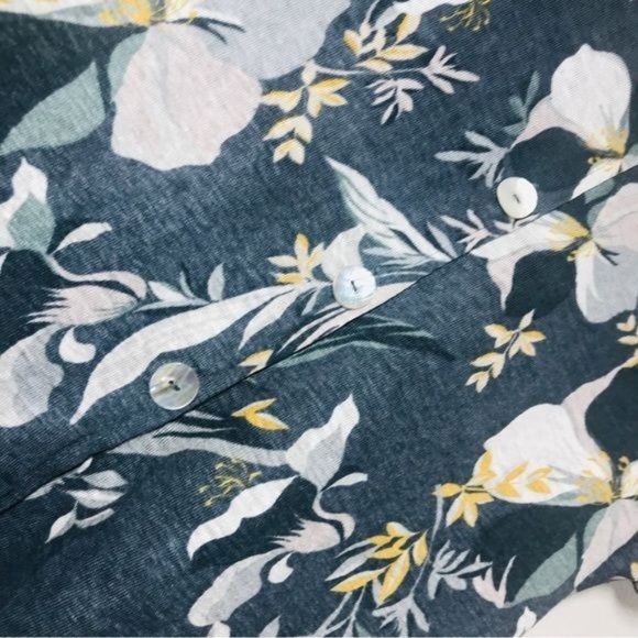 CYNTHIA ROWLEY 100% Linen Button Back Floral Top Size Medium - Picture 5 of 8